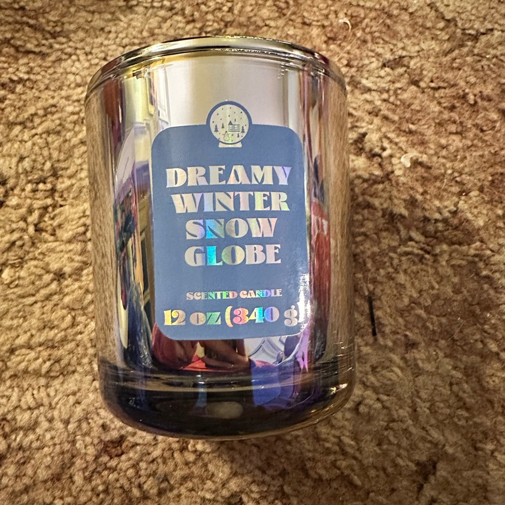Dreamy Winter Snow Globe Scented Candle
